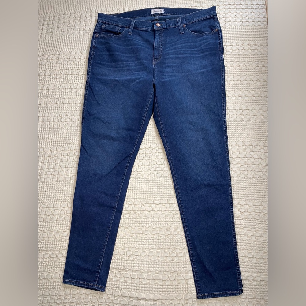 Madewell 10” High Rise Skinny Jean Dark Hayes Wash 35 Tall.